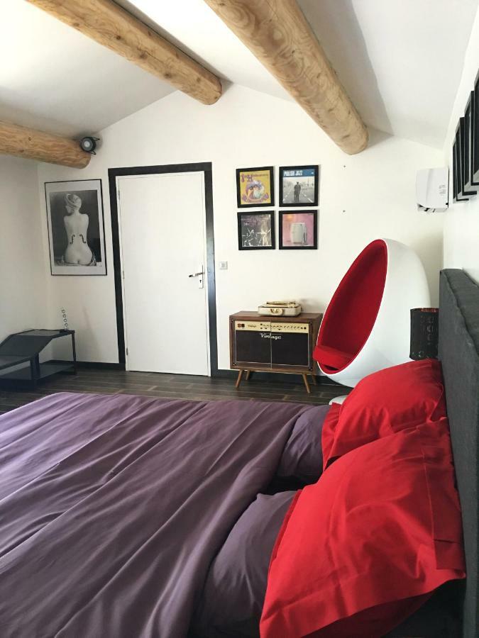La Datcha Delicatessen Tulette Exteriör bild